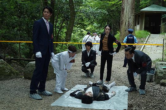 宝石商人理察的谜鉴定影视海报